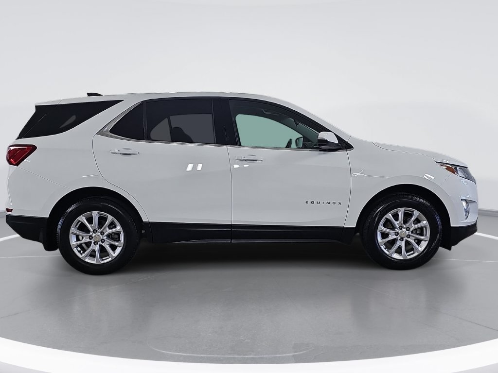 Used 2019 Chevrolet Equinox LT w/ Driver Convenience Package FWD image 2