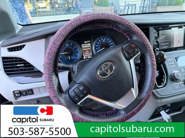 Used 2020 Toyota Sienna XLE Premium FWD image 13