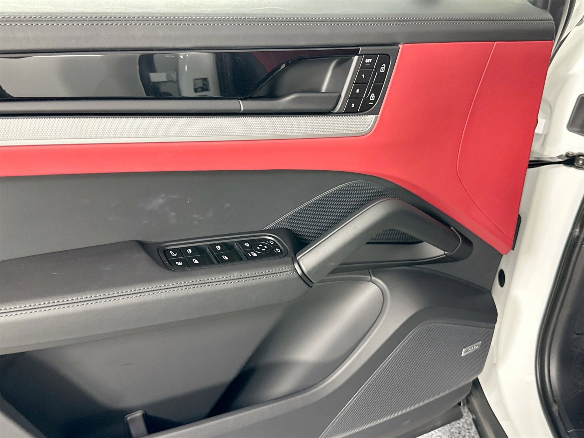 New 2026 Porsche Cayenne E-Hybrid Coupe image 32
