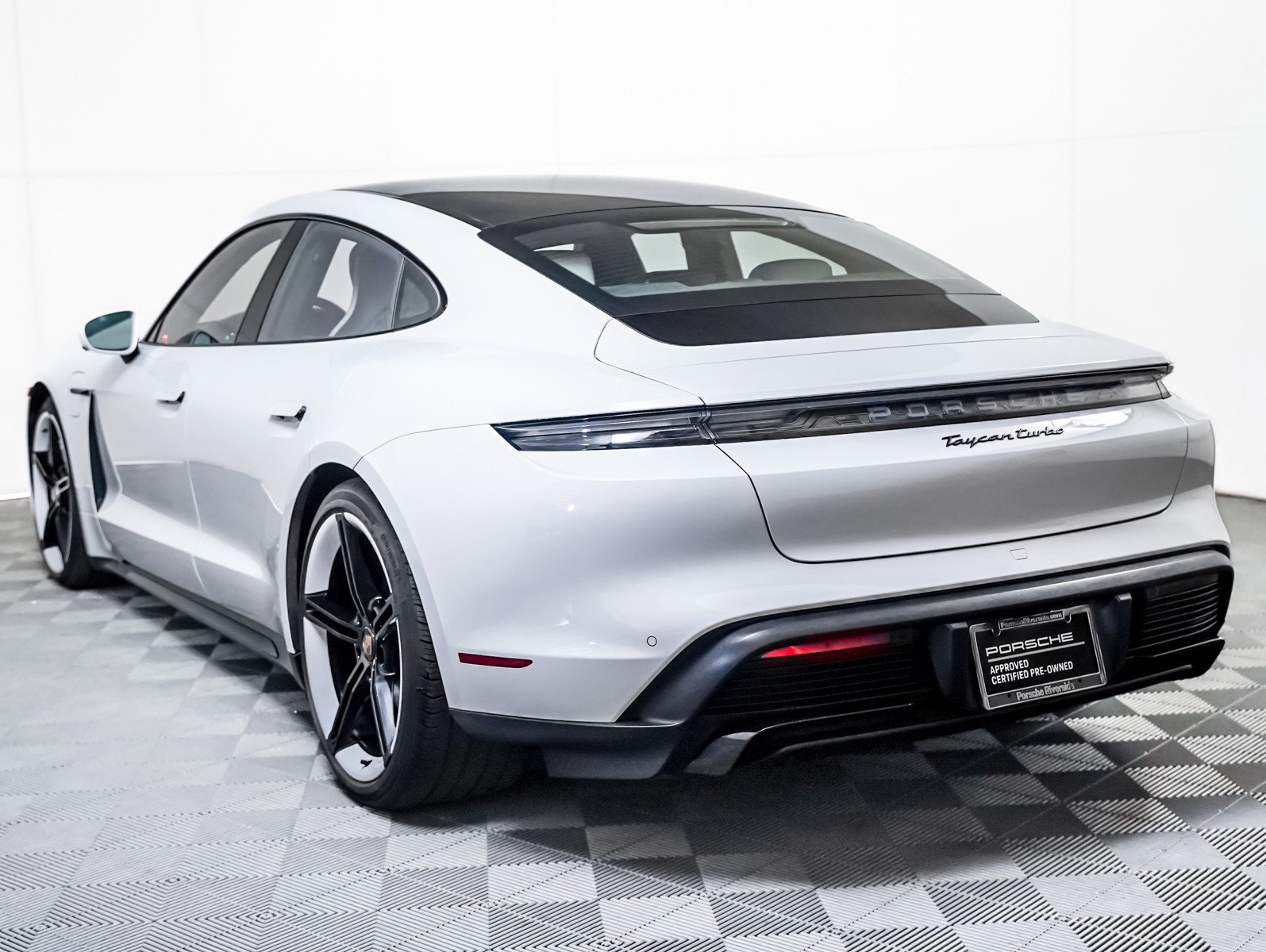 Certified 2021 Porsche Taycan Turbo image 3