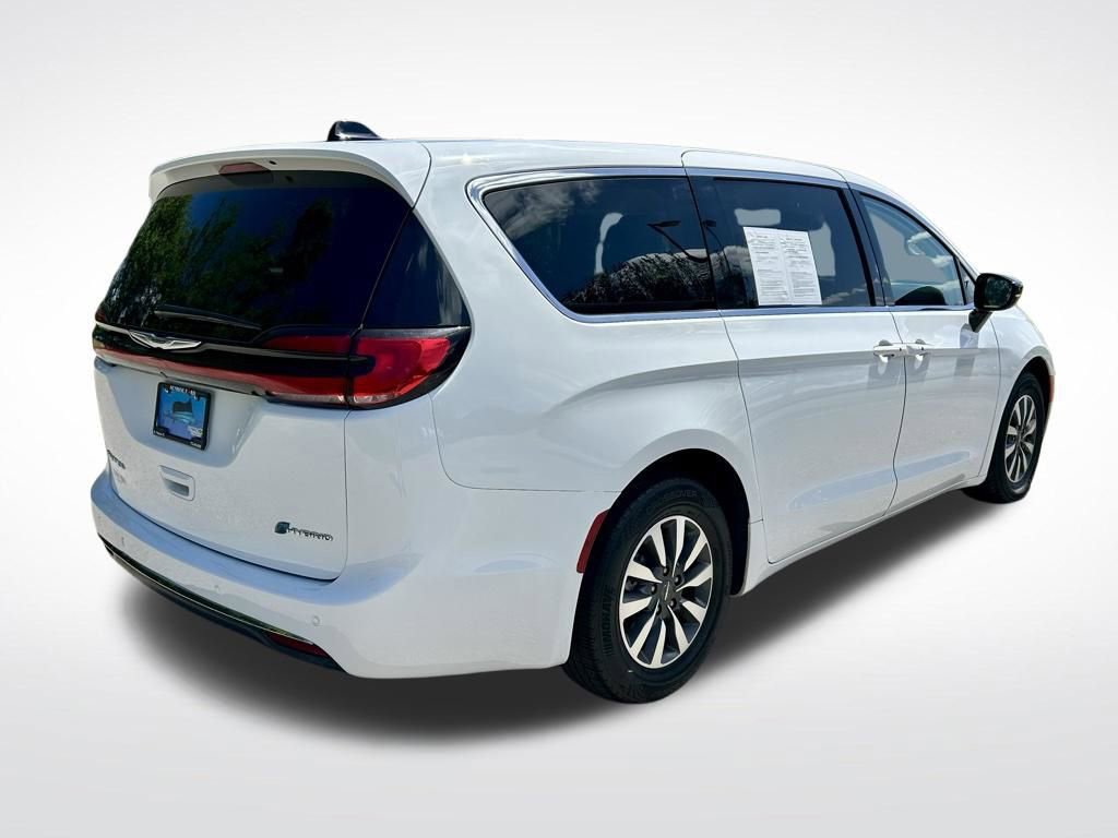 Used 2024 Chrysler Pacifica Limited FWD image 5