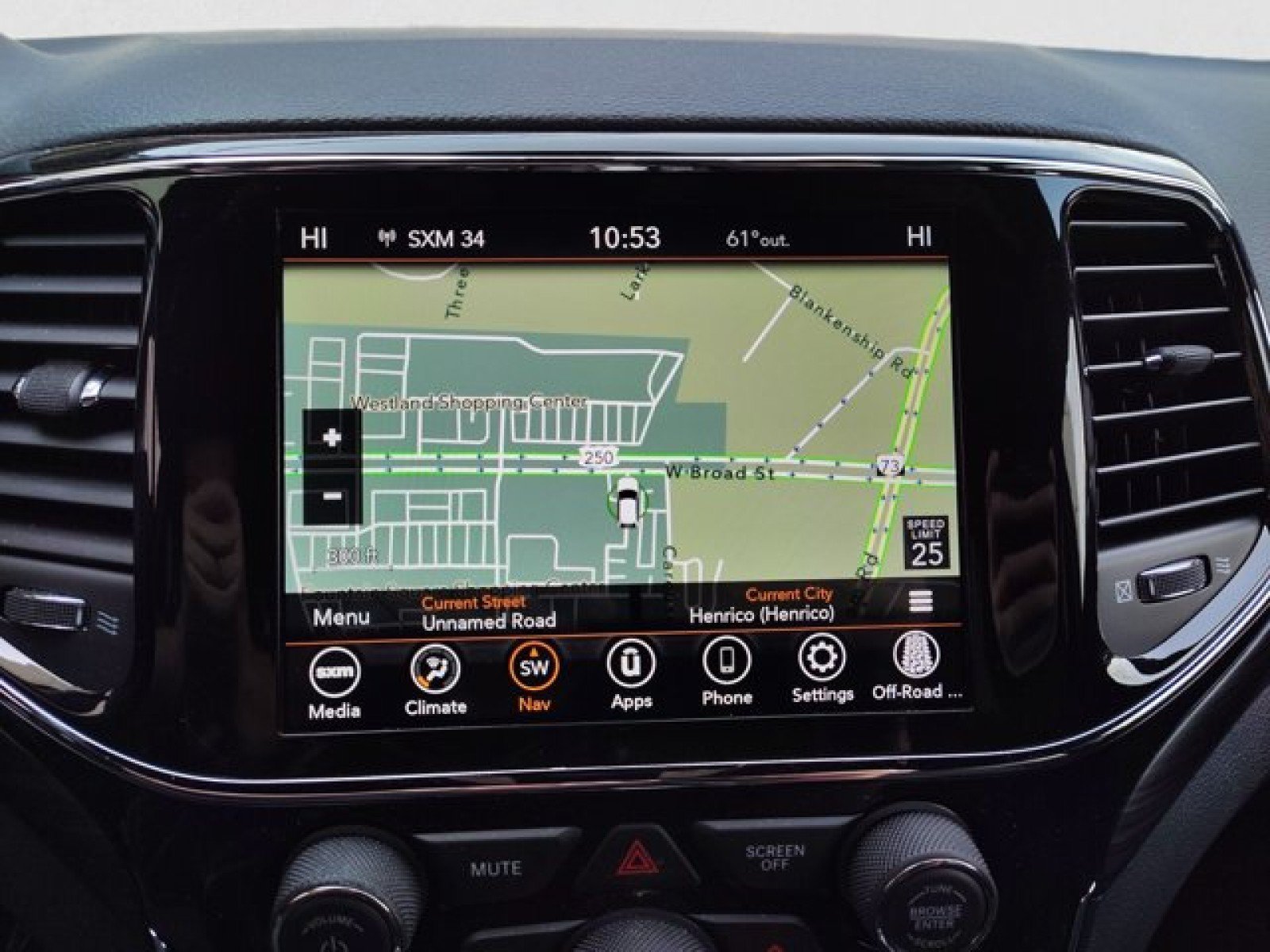 Used 2022 Jeep Grand Cherokee Laredo E AWD/4WD image 15