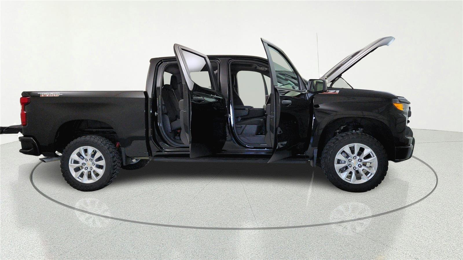 Used 2025 Chevrolet Silverado 1500 Custom Trail Boss AWD/4WD image 8