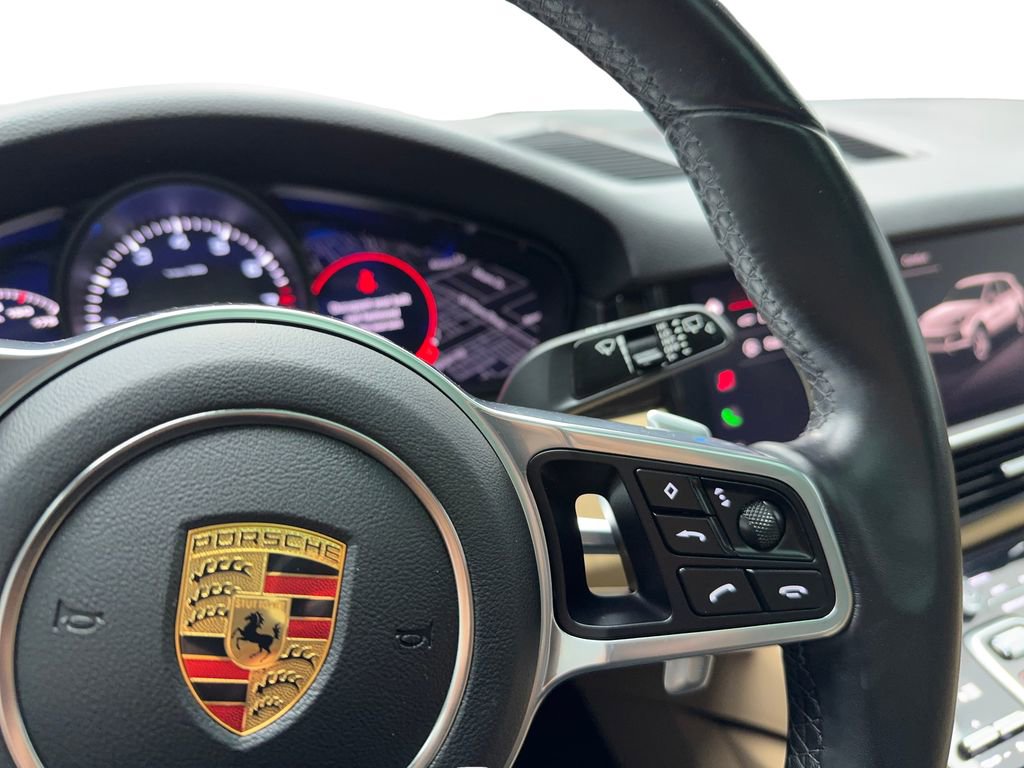 Used 2023 Porsche Cayenne Platinum Edition image 44