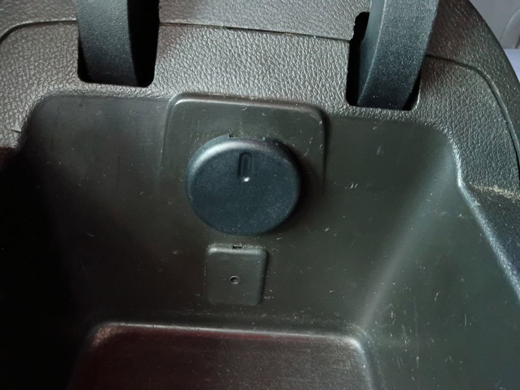 Used 2015 Chevrolet Camaro LS RWD image 6