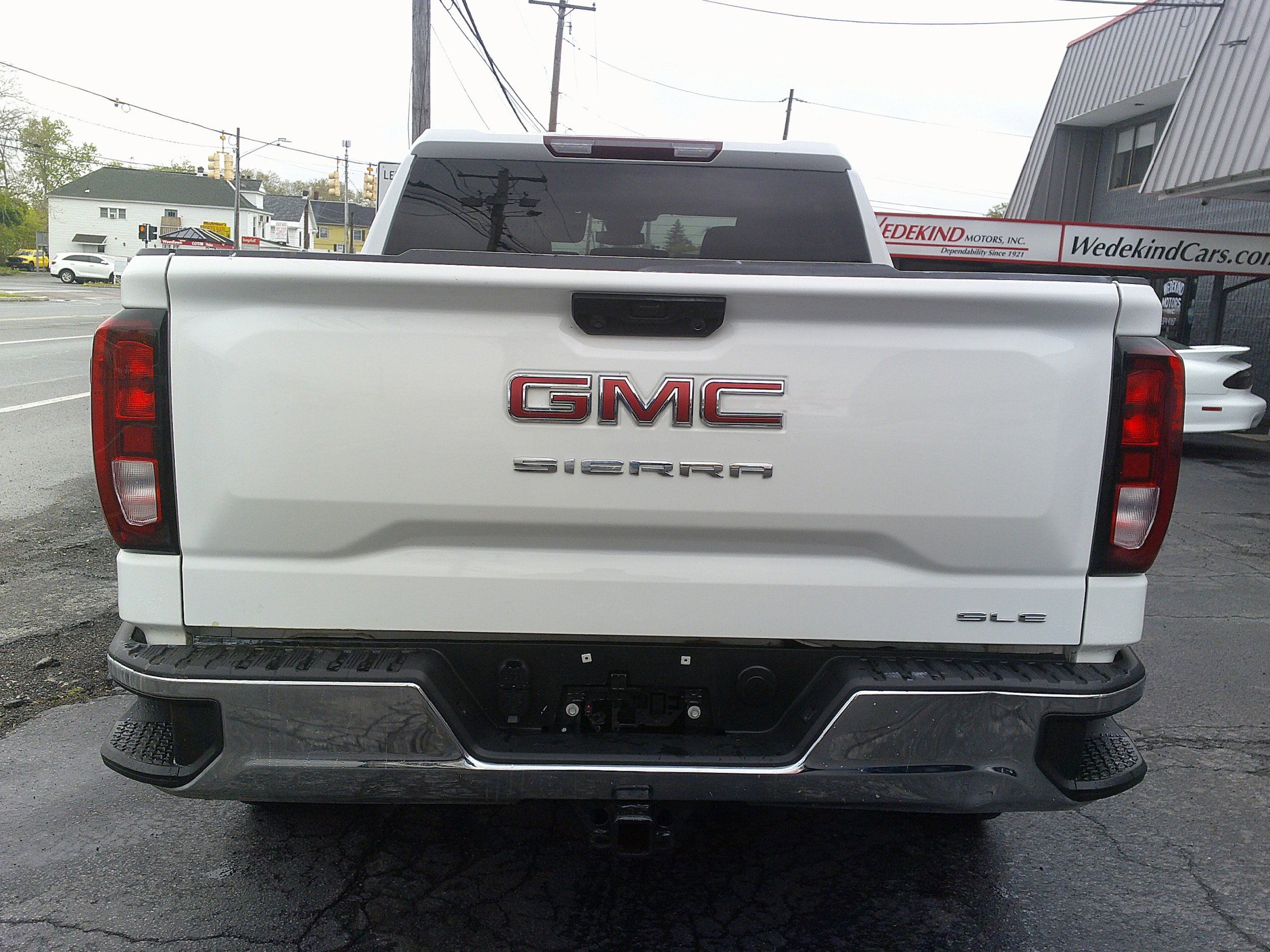 Used 2023 GMC Sierra 1500 SLE AWD/4WD image 4