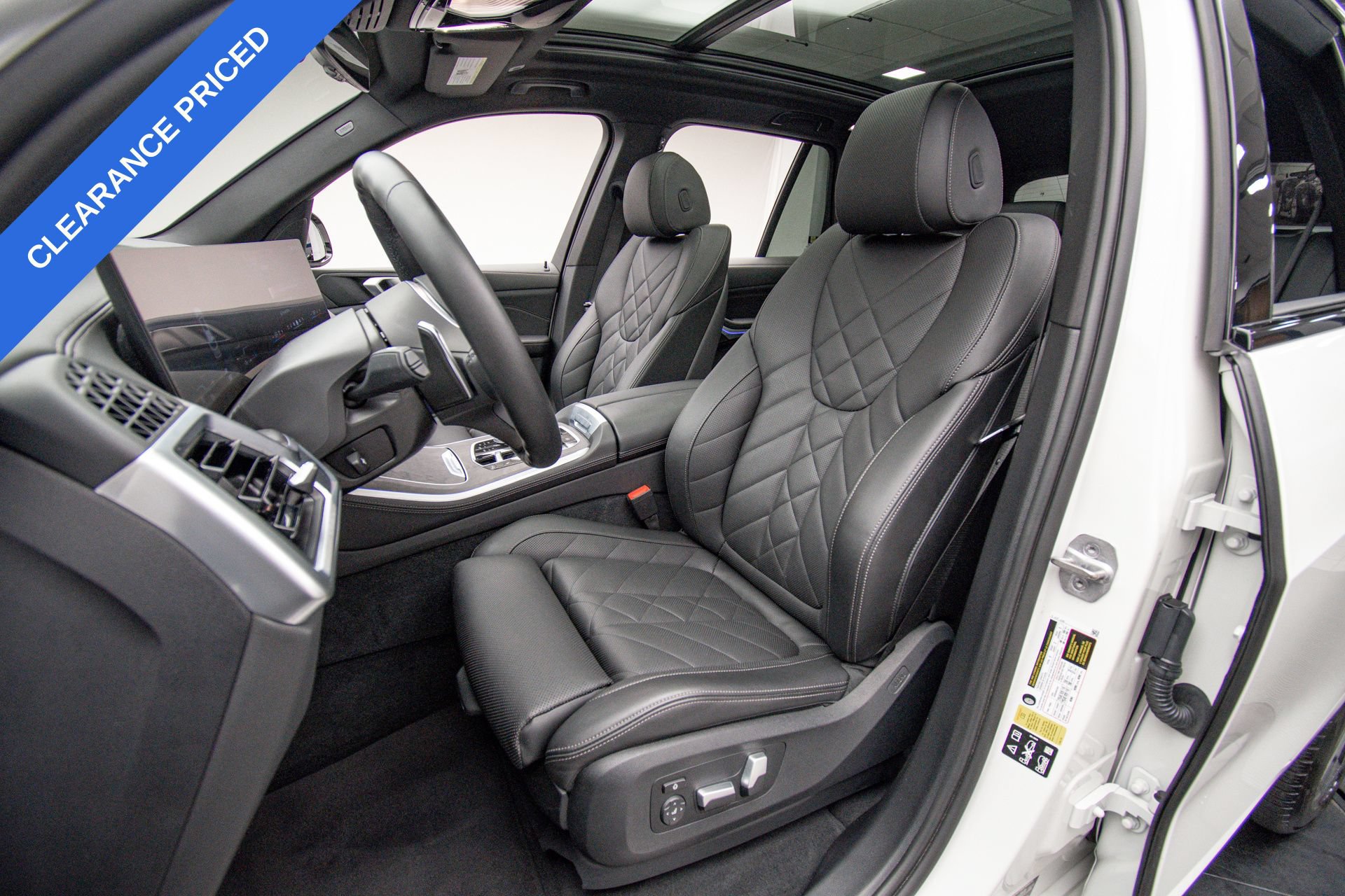 Used 2024 BMW X5 xDrive40i w/ M Sport Package AWD/4WD image 11