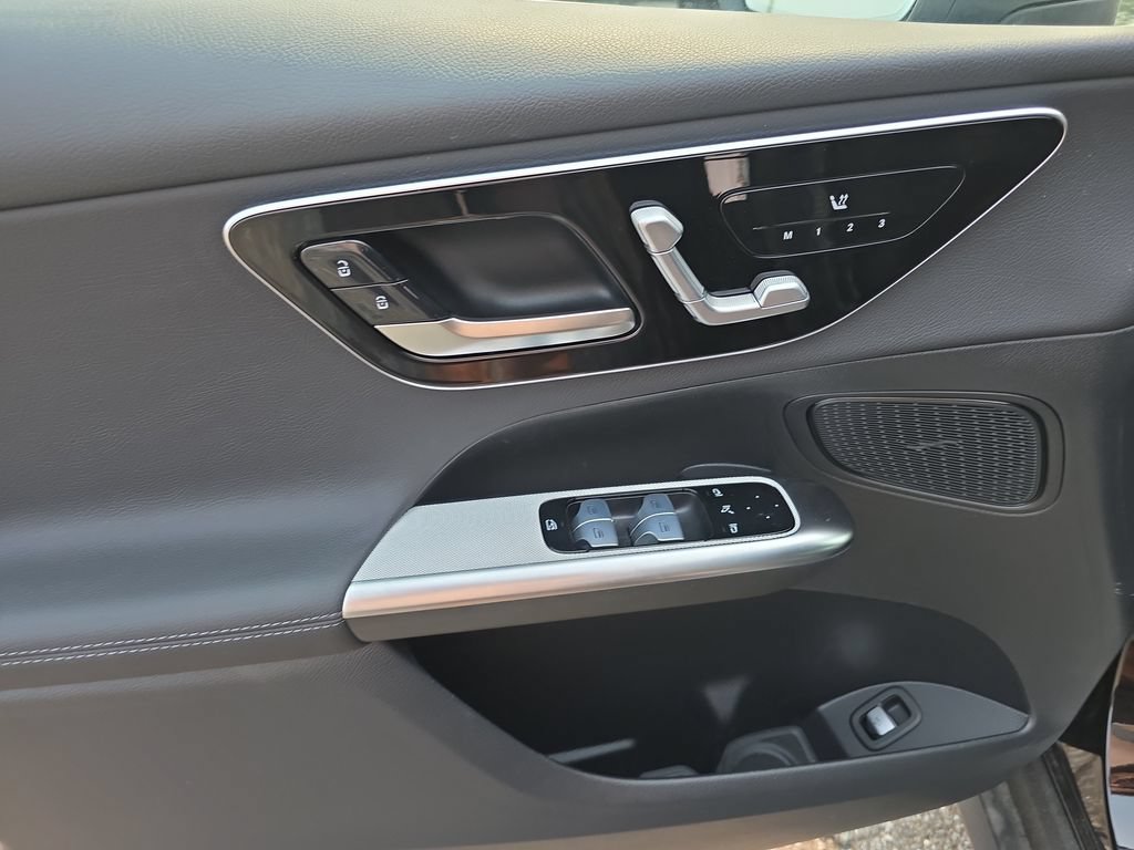 New 2025 Mercedes-Benz GLC 300 4MATIC image 11