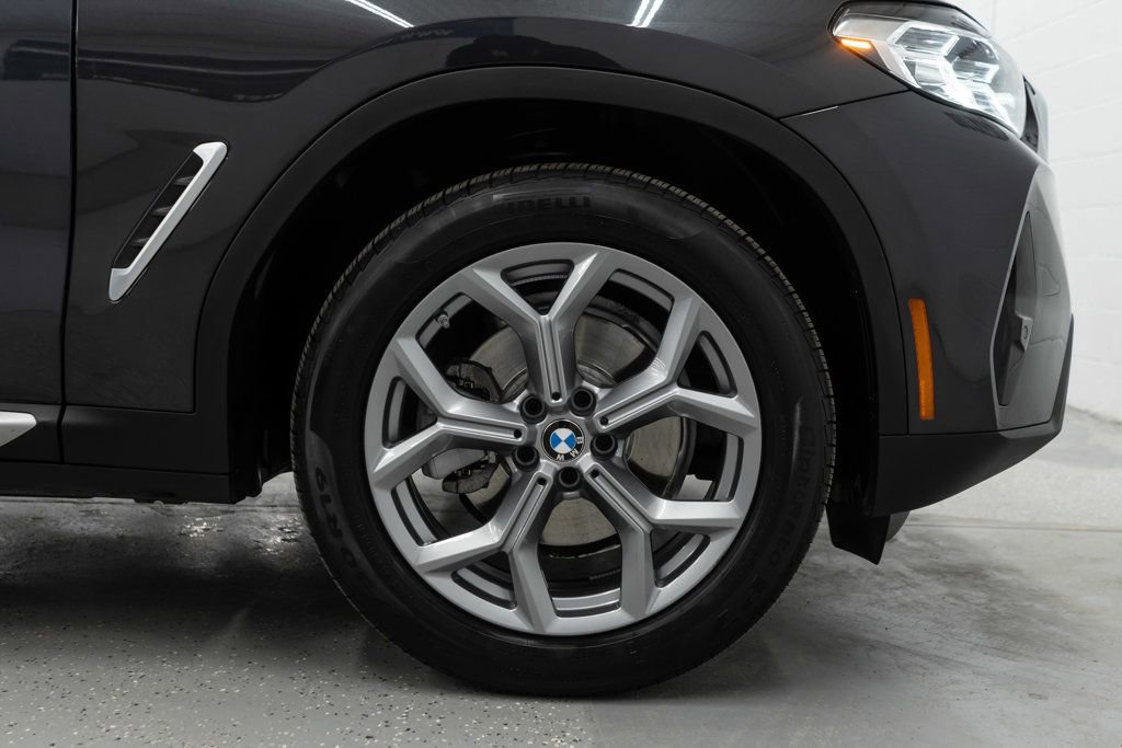 Used 2025 BMW X4 xDrive30i w/ Premium Package image 39
