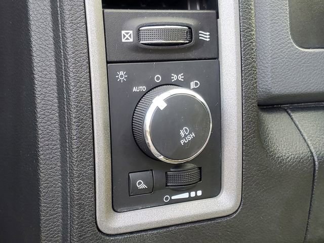Used 2015 RAM 1500 Express image 13