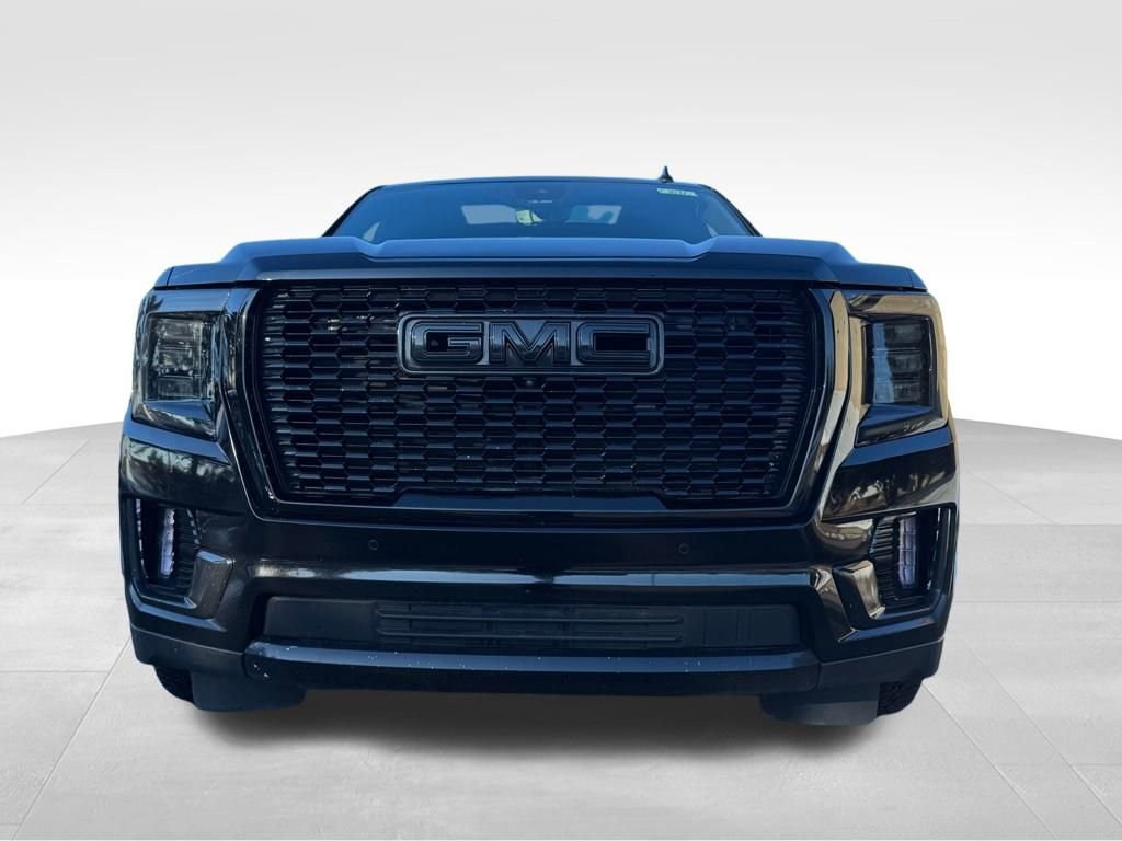 Used 2023 GMC Yukon Denali w/ Denali Reserve Package image 4