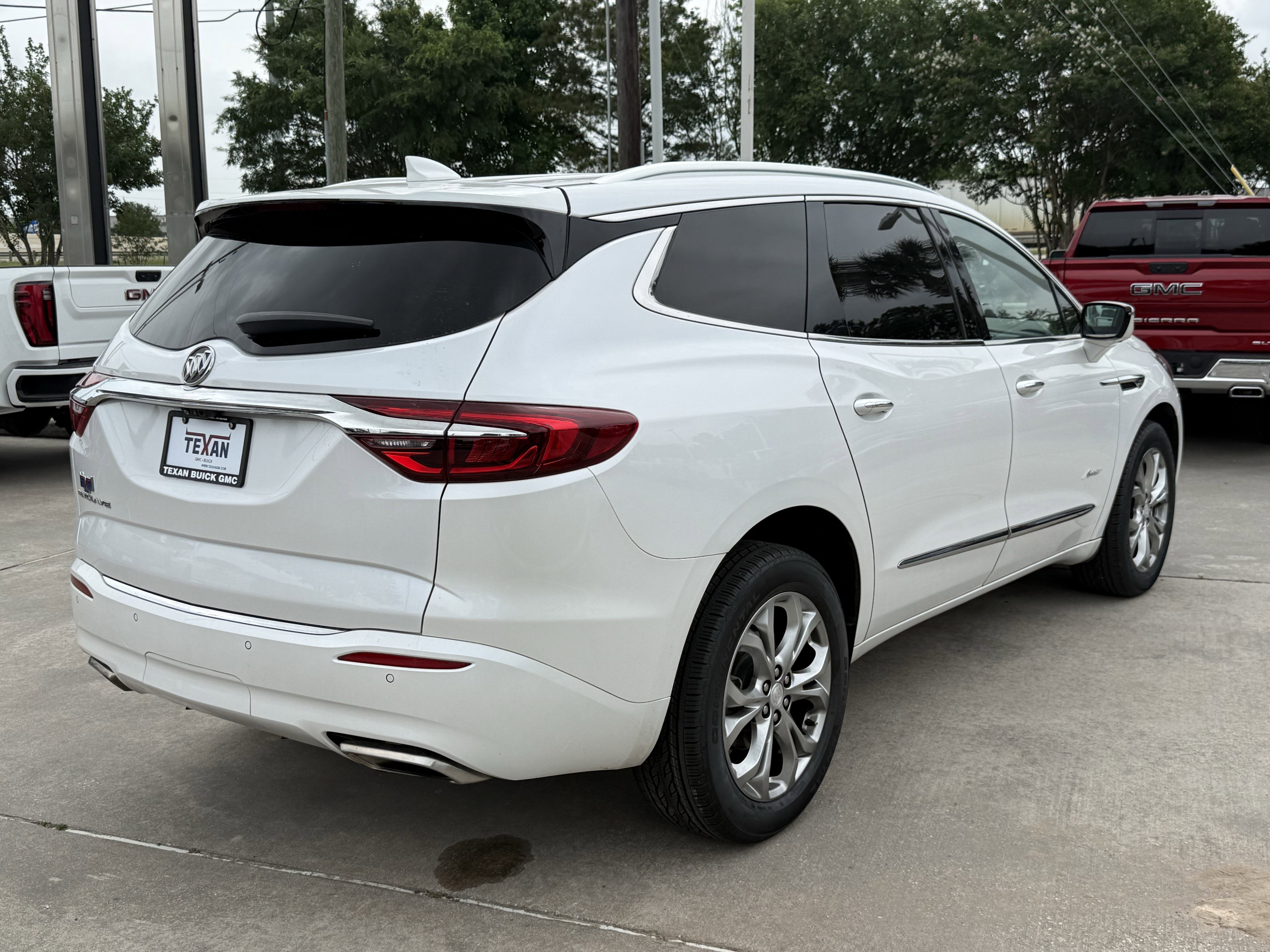 Used 2021 Buick Enclave Avenir FWD image 5