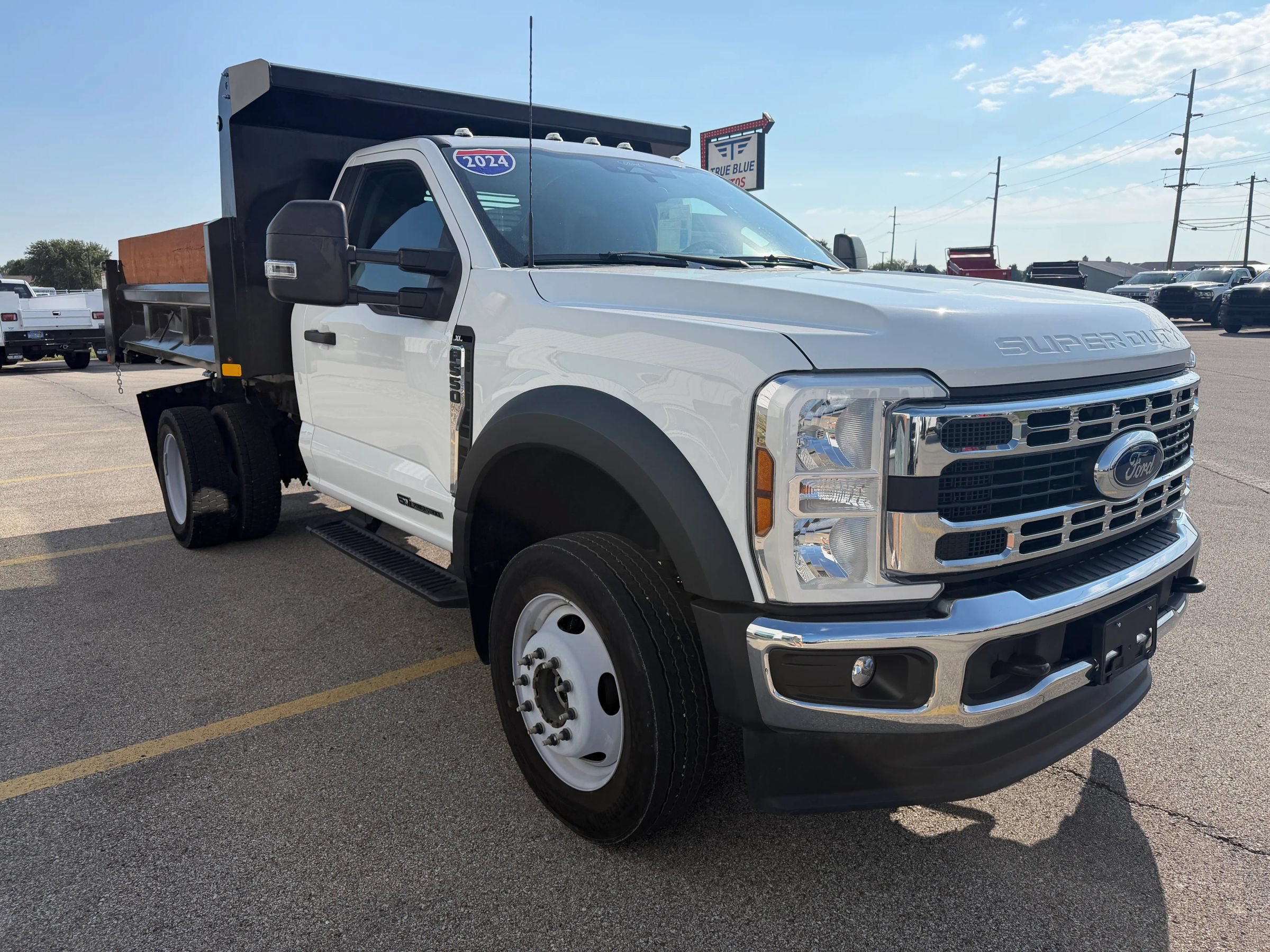 Used 2024 Ford F550 4x4 Regular Cab Super Duty image 10