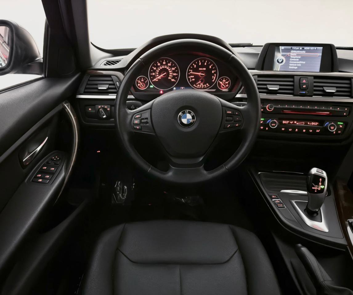 Used 2014 BMW 320i xDrive Sedan AWD/4WD image 30
