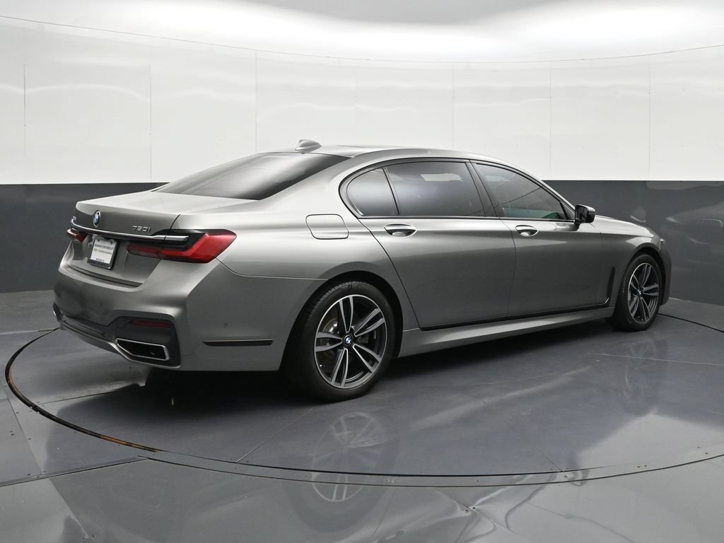 Used 2022 BMW 750i xDrive w/ M Sport Package AWD/4WD image 5
