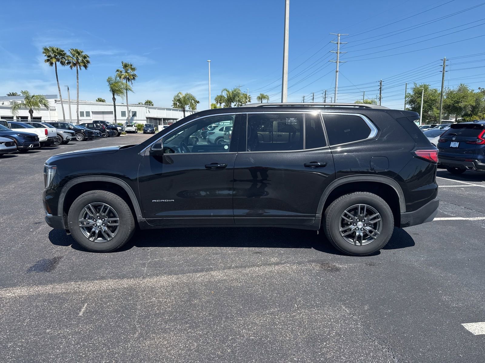 Used 2025 GMC Acadia Elevation image 4