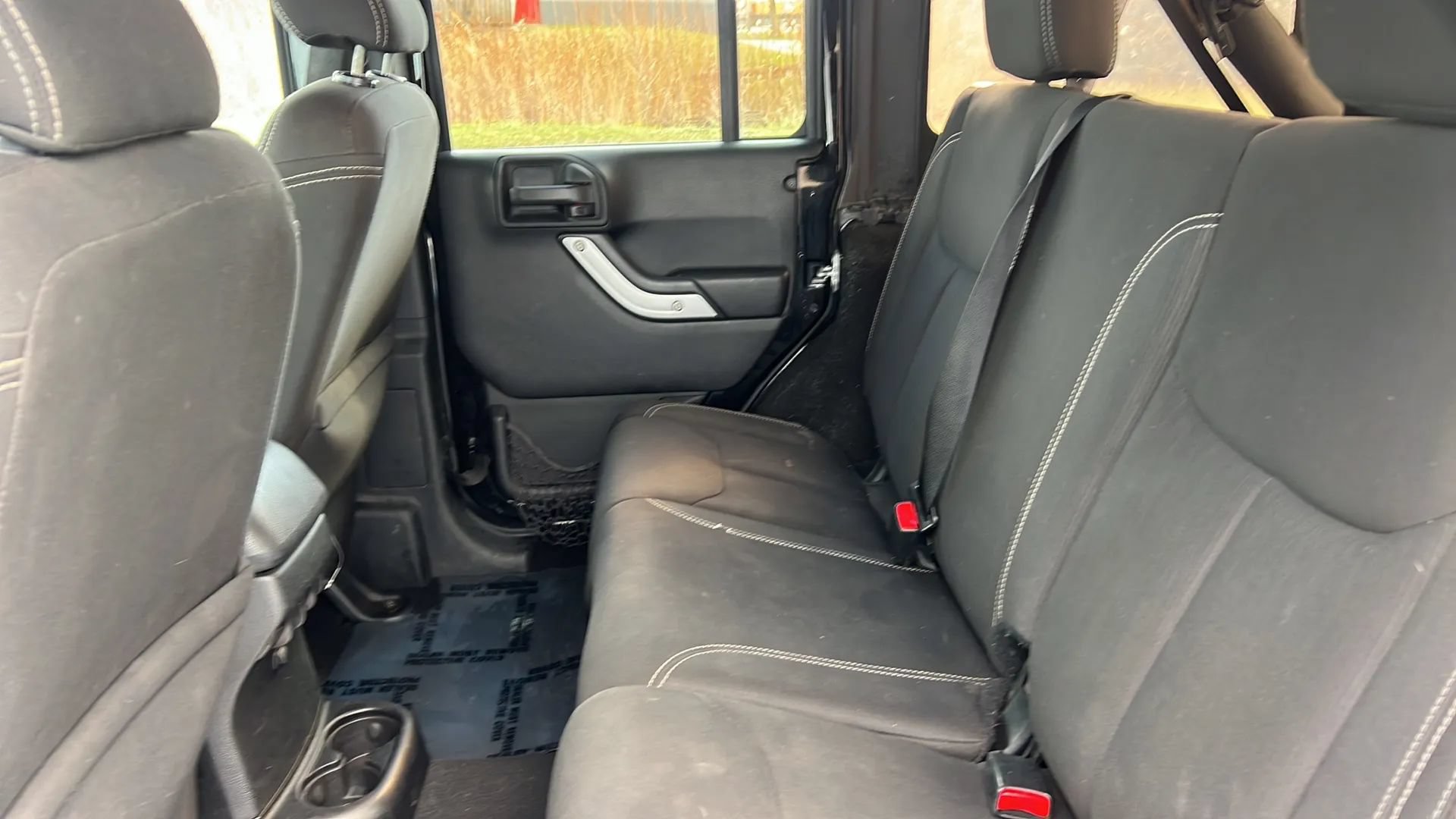 Used 2016 Jeep Wrangler Unlimited Sahara AWD/4WD image 14