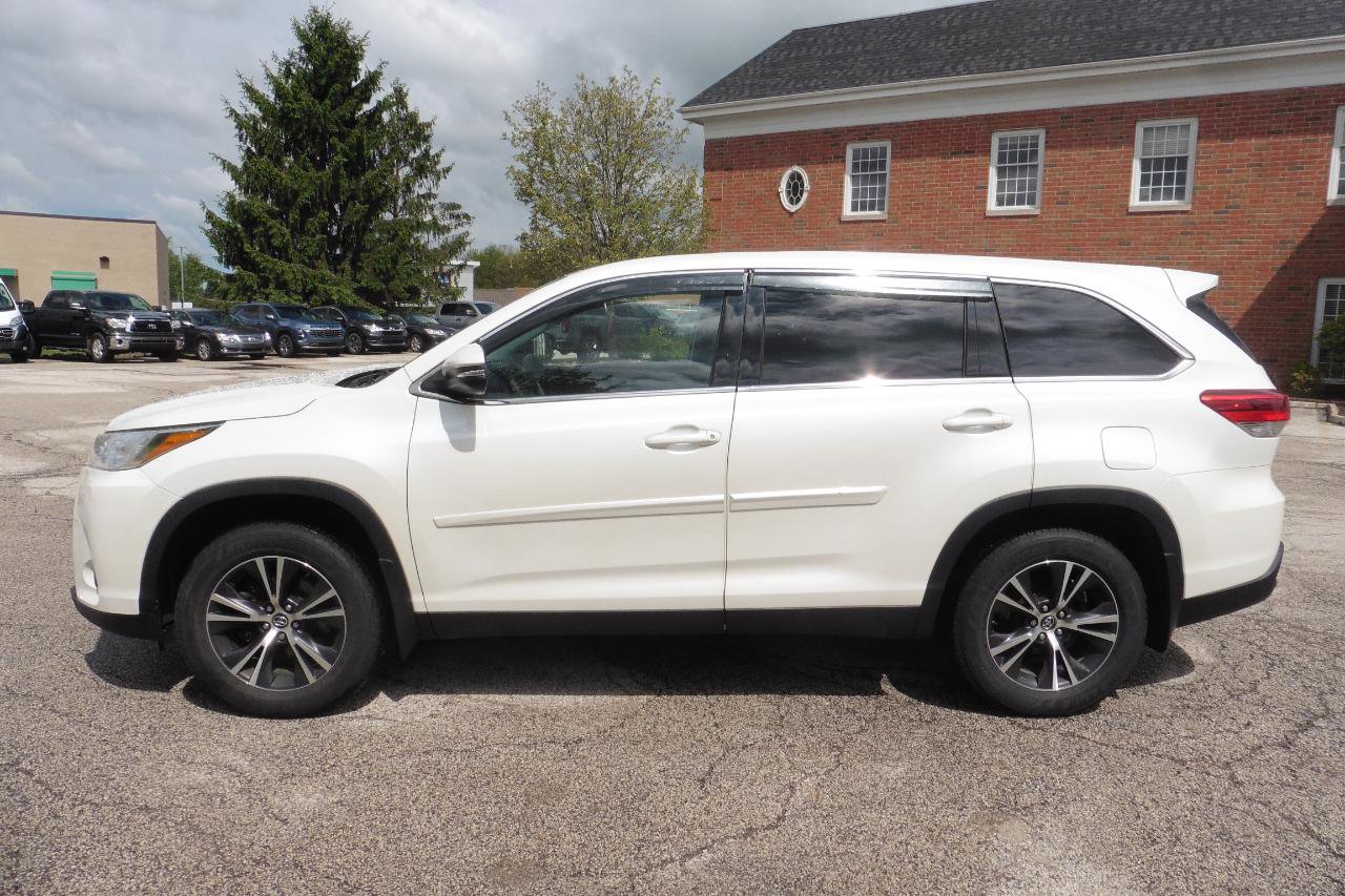 Used 2019 Toyota Highlander LE w/ Protection Package #3 AWD/4WD image 12
