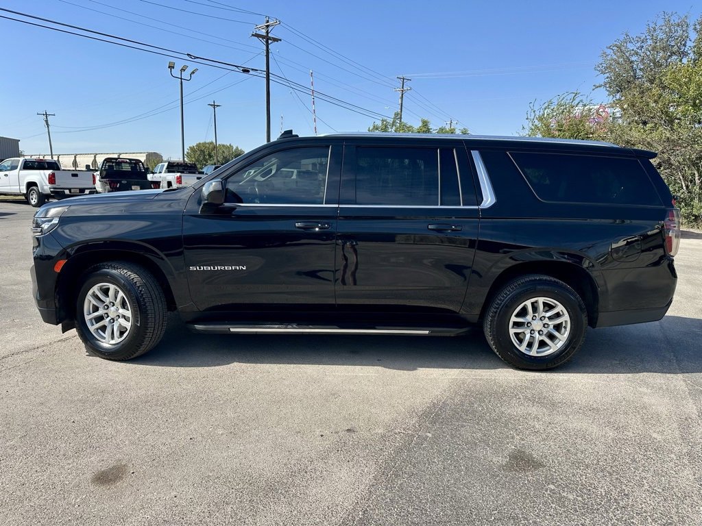 Used 2021 Chevrolet Suburban LT image 2