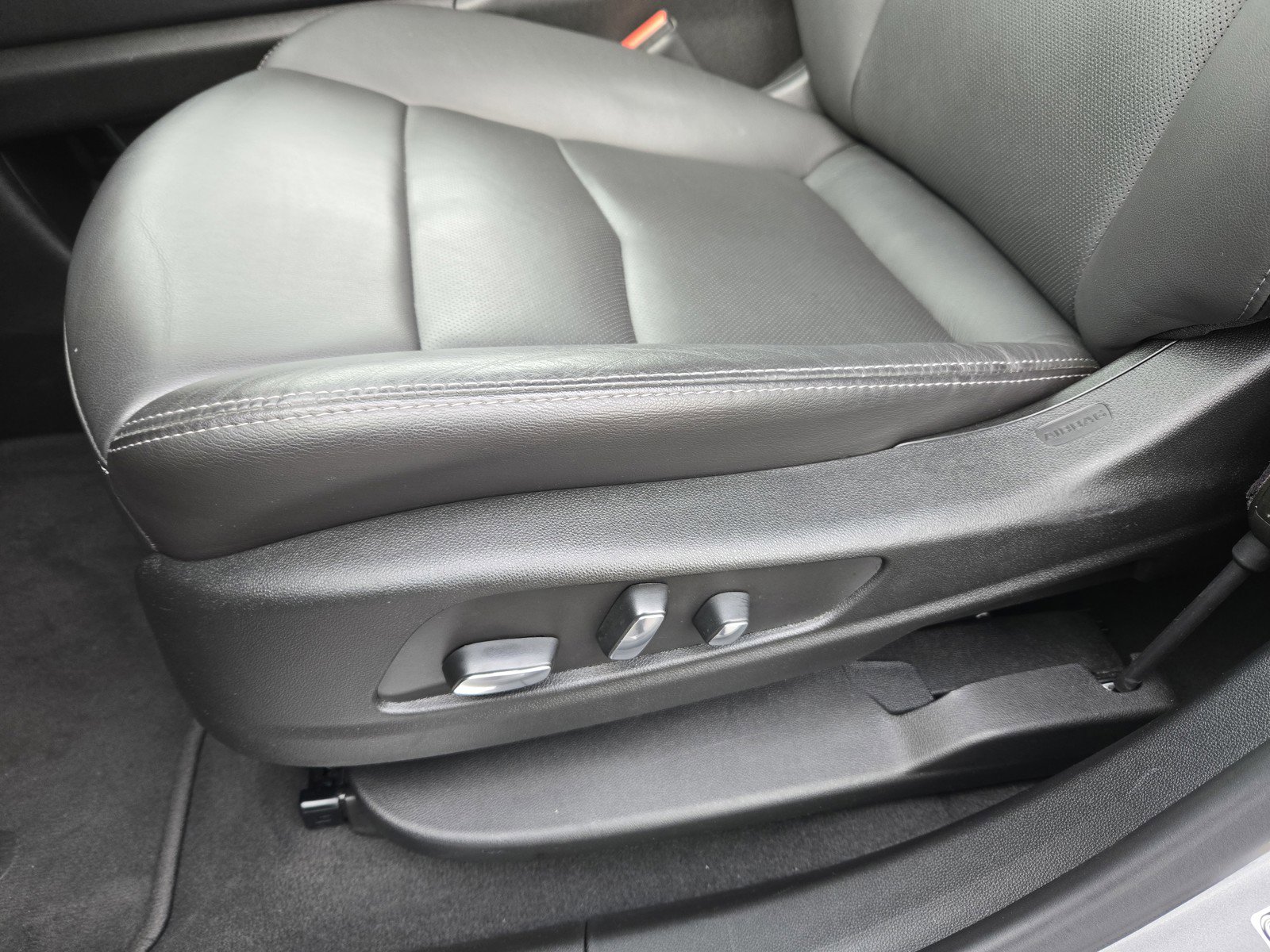 Certified 2025 Cadillac XT5 Premium Luxury image 14