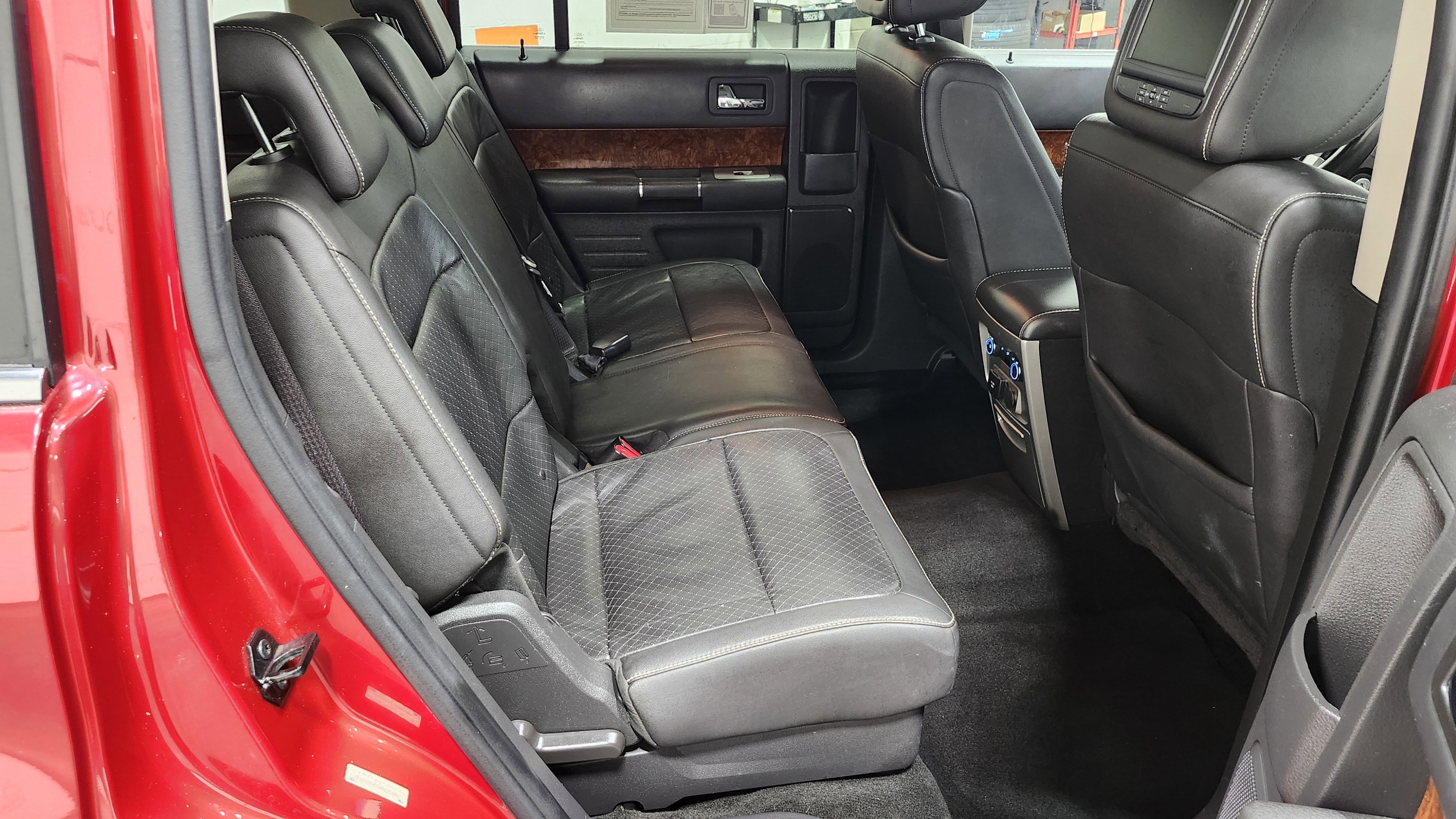 Used 2011 Ford Flex Limited image 19