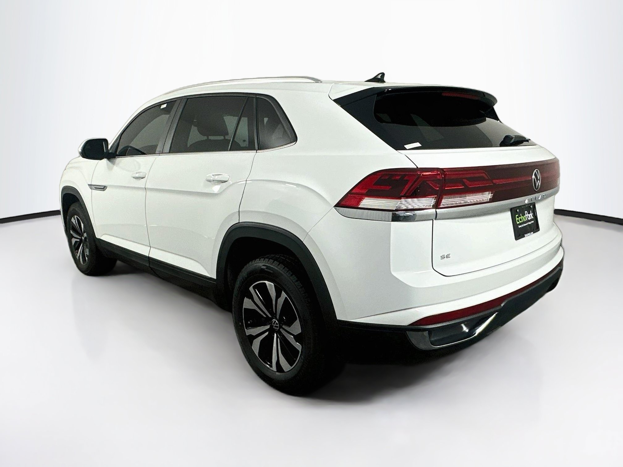 Used 2024 Volkswagen Atlas Cross Sport SE FWD image 5