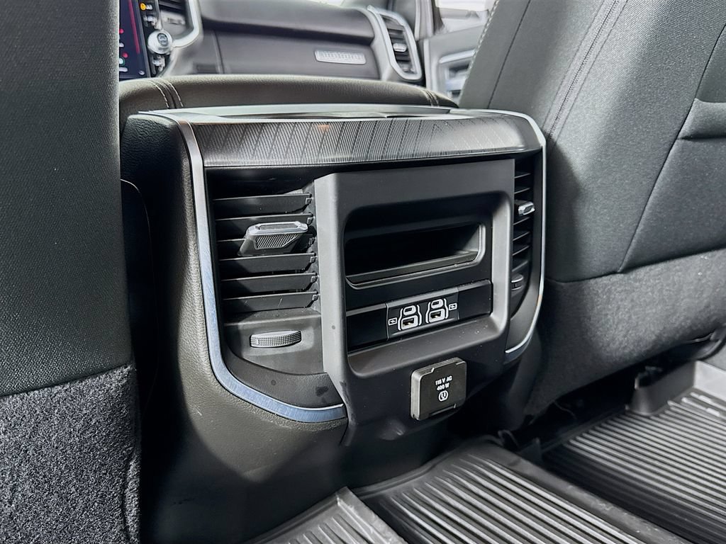 Used 2025 RAM 3500 Big Horn AWD/4WD image 19