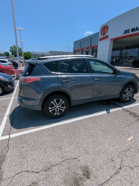 Used 2016 Toyota RAV4 LE FWD image 10