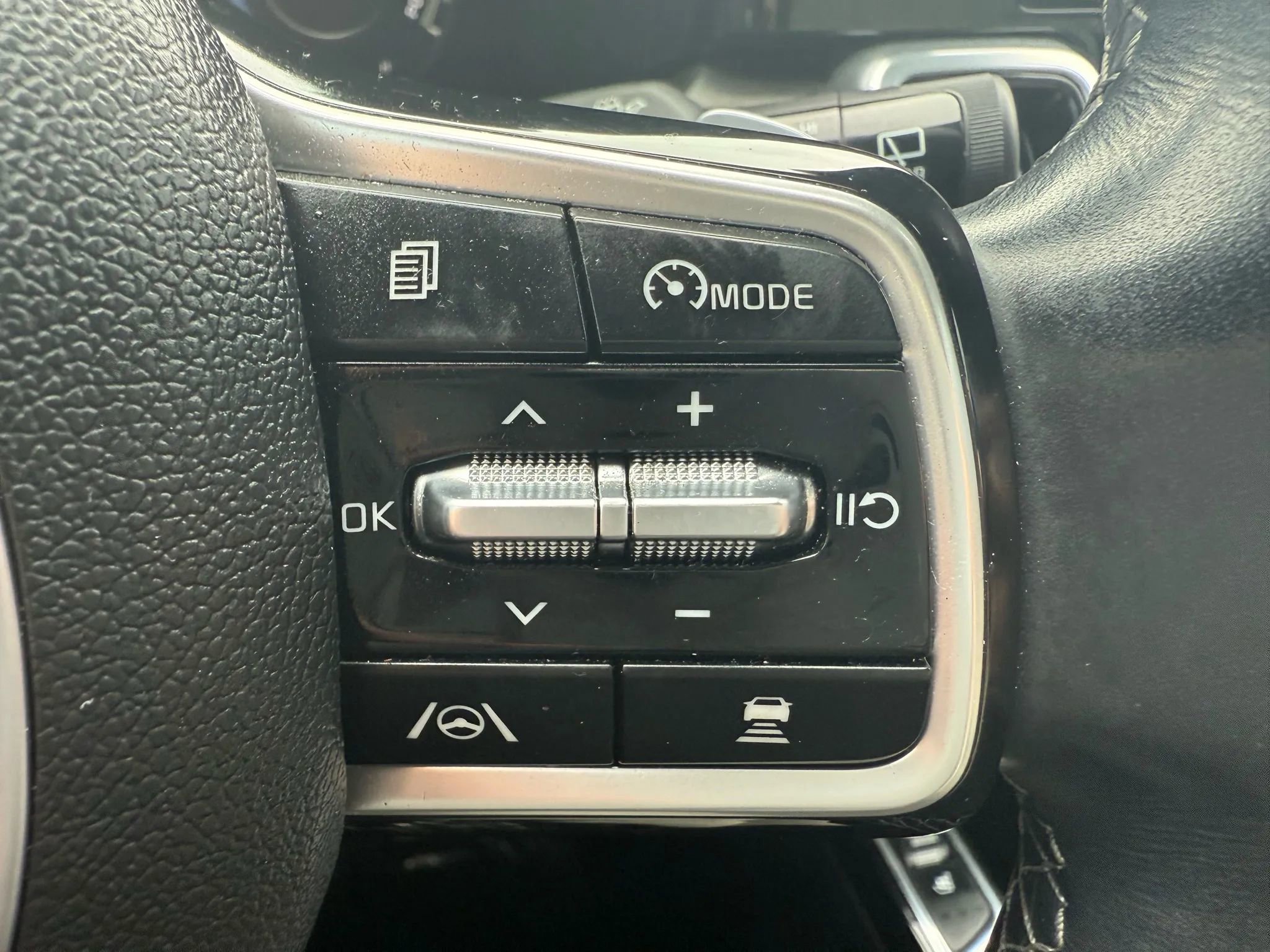 Used 2023 Kia Sorento SX Prestige image 20