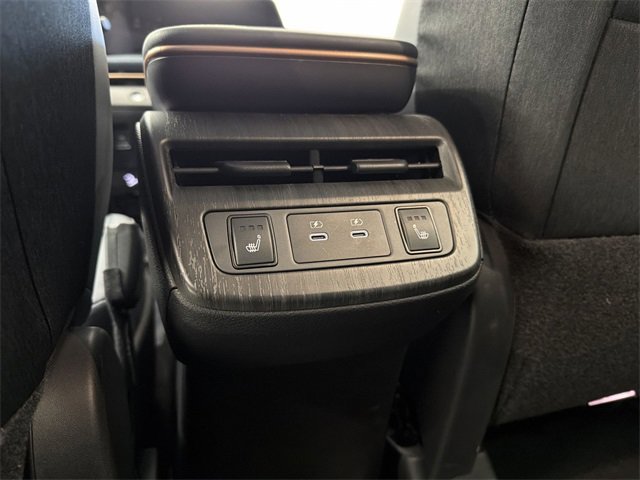 Certified 2025 Nissan Ariya Platinum image 19