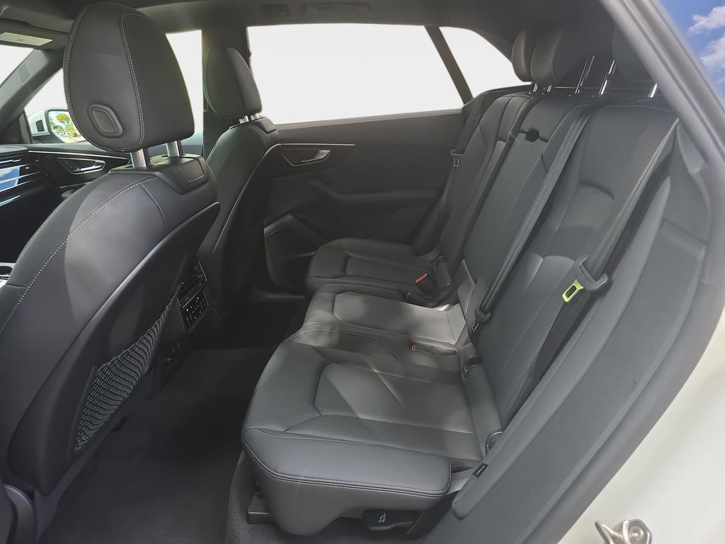 Certified 2025 Audi Q8 Premium Plus w/ Premium Plus Package image 28