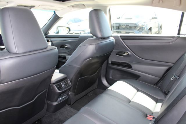 Certified 2023 Lexus ES 300h w/ Premium Package FWD image 9