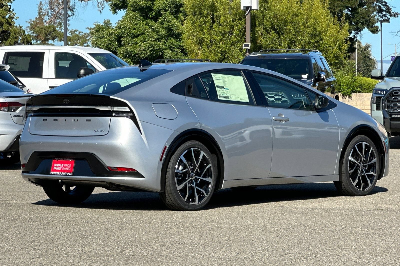 New 2026 Toyota Prius Plug-In Hybrid FWD image 3