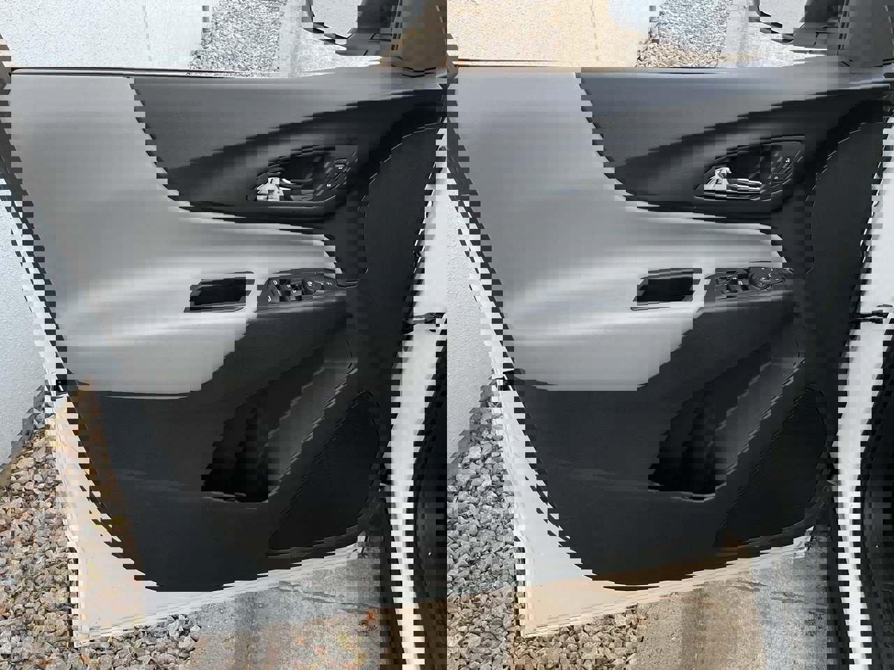 Used 2024 Chevrolet Equinox LS image 12