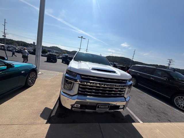 Used 2022 Chevrolet Silverado 2500 LTZ w/ LTZ Plus Package AWD/4WD image 21