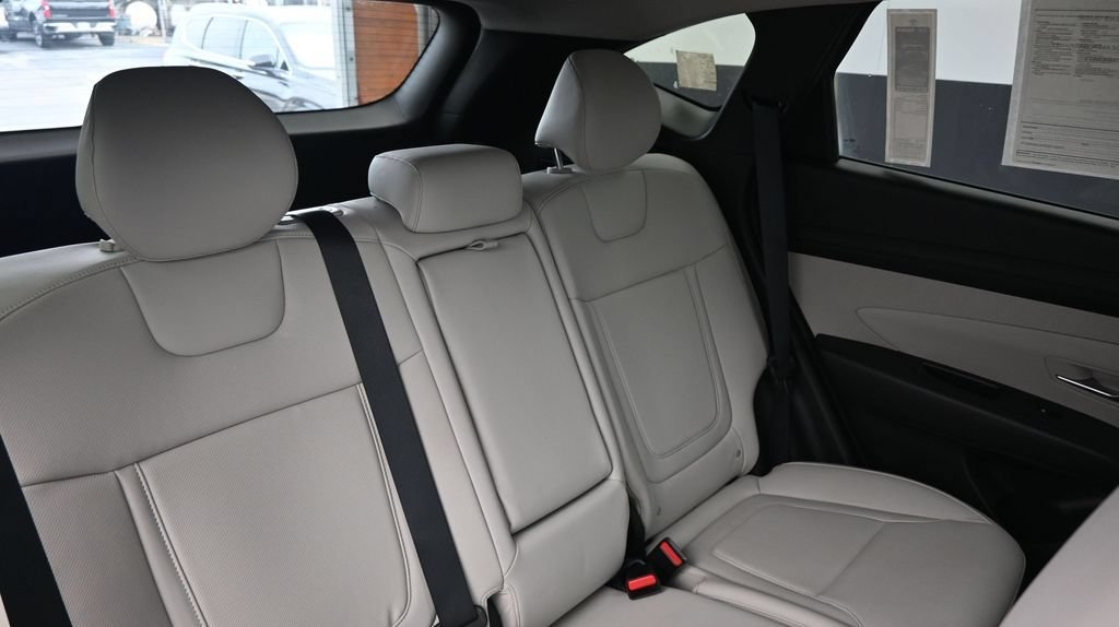 Used 2025 Hyundai Tucson SEL FWD image 14