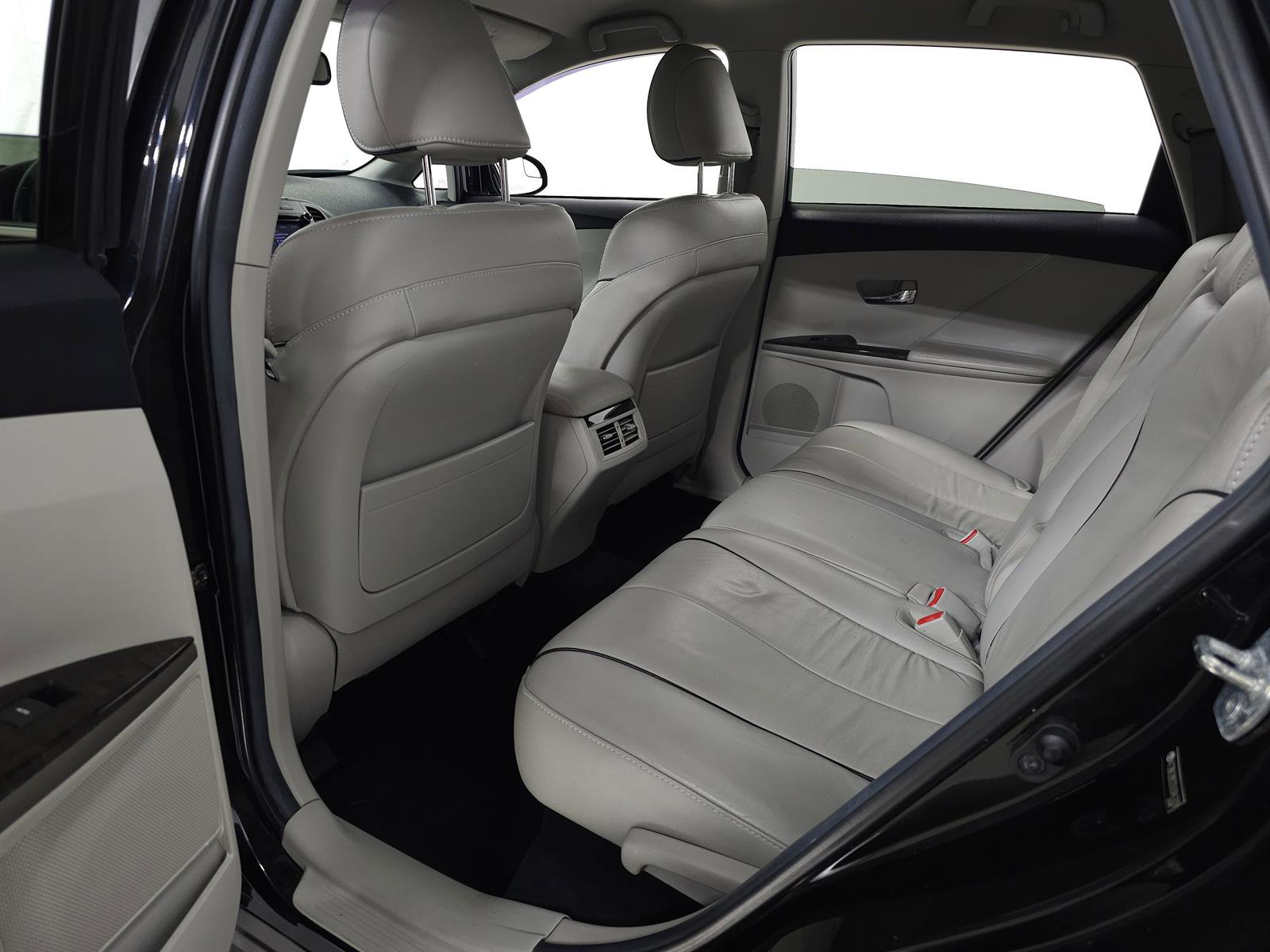 Used 2013 Toyota Venza XLE w/ Tow Prep Pkg image 27