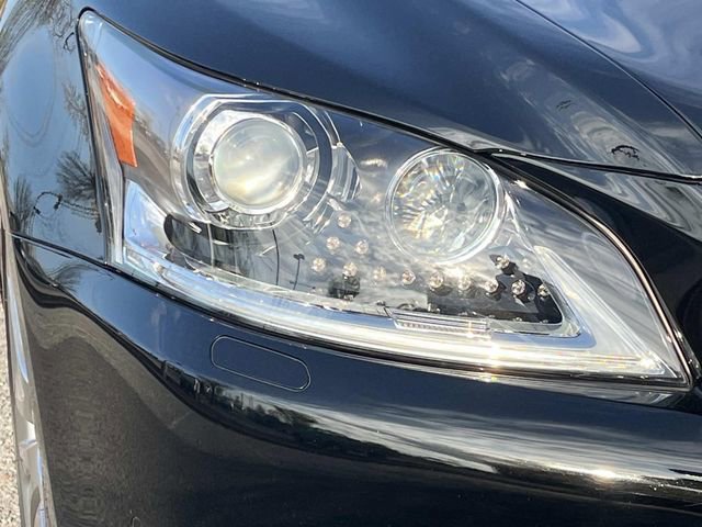 Used 2015 Lexus LS 460 w/ Comfort Package image 9