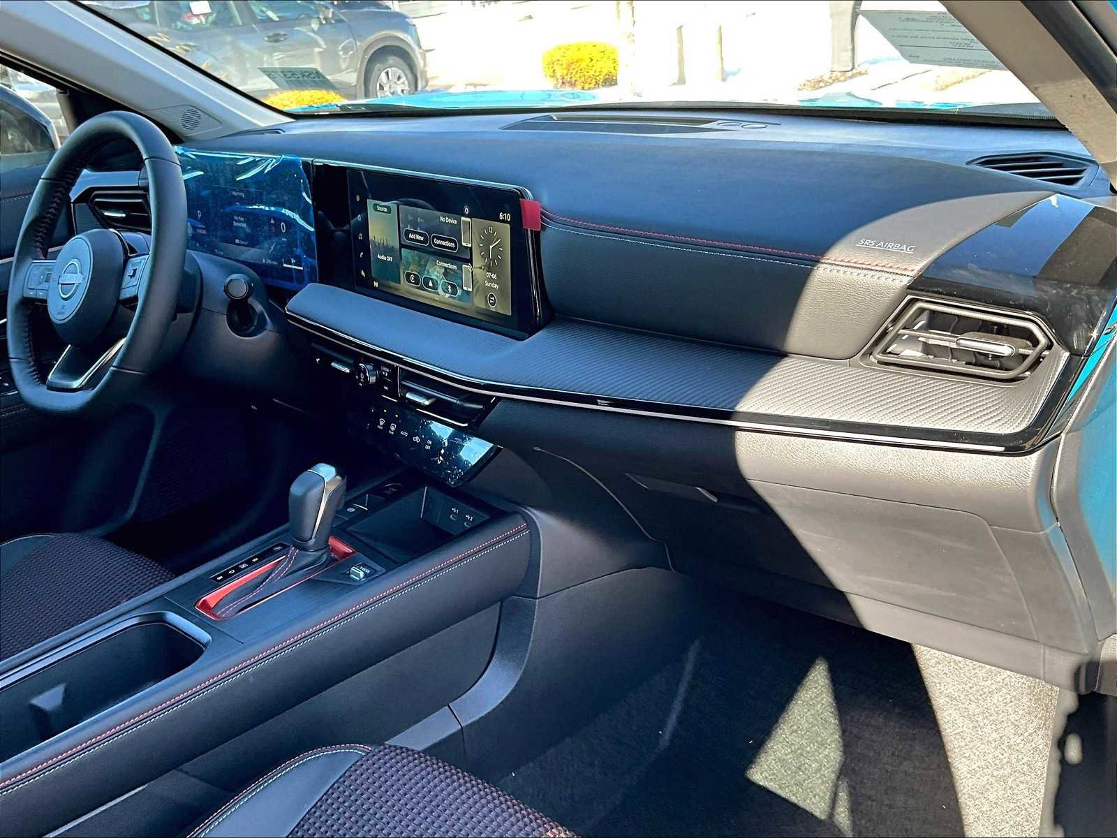 New 2025 Nissan Kicks SR w/ Illumination Package image 10