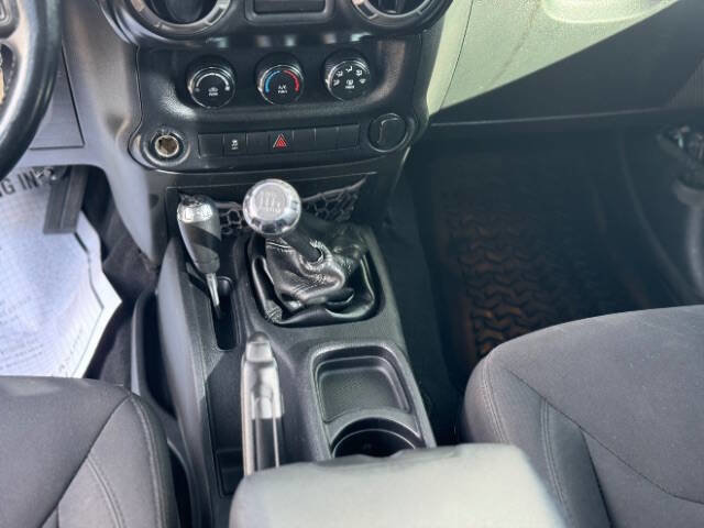 Used 2014 Jeep Wrangler Unlimited Sport w/ Max Tow Package AWD/4WD image 18