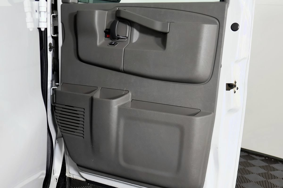 Used 2018 Chevrolet Express 2500 w/ Driver Convenience Package RWD image 40