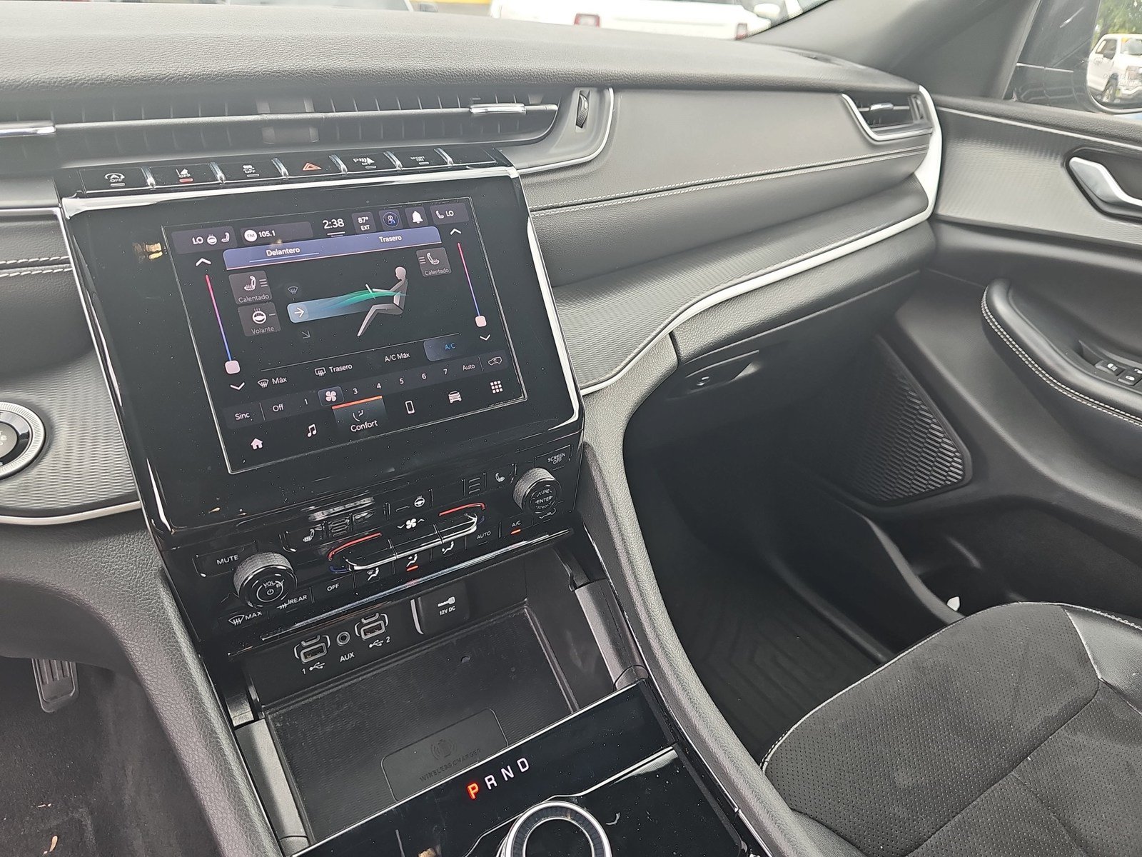 Used 2023 Jeep Grand Cherokee L Laredo RWD image 23