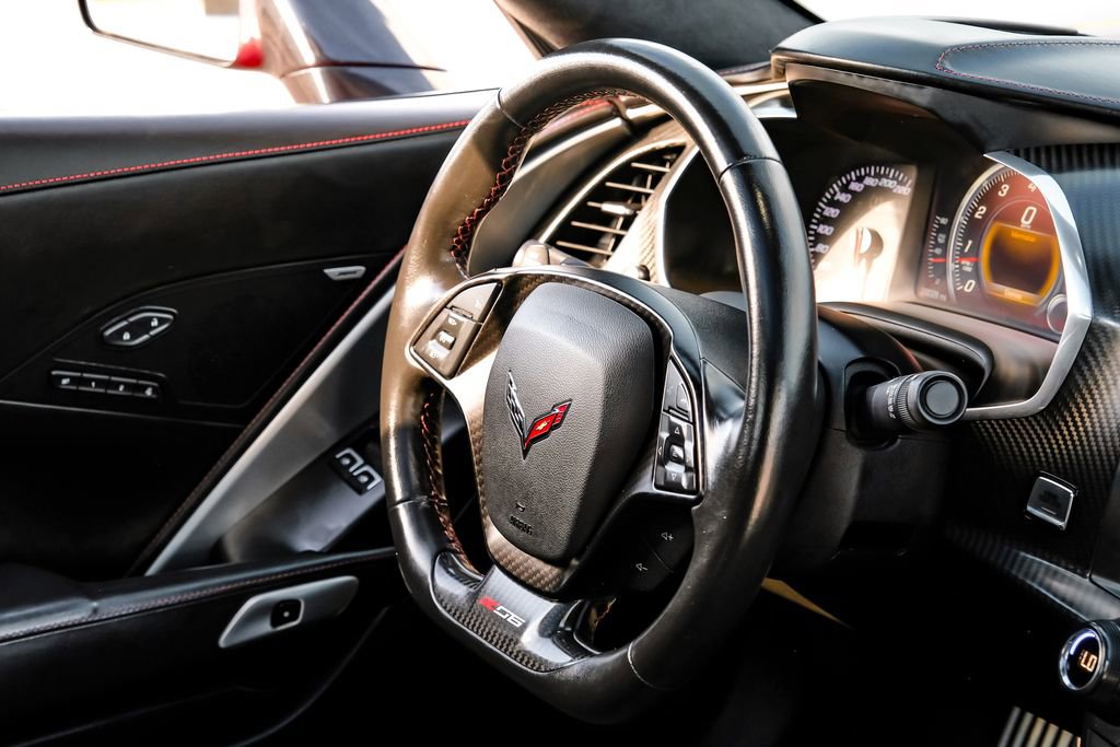 Used 2016 Chevrolet Corvette Z06 w/ 3LZ Preferred Equipment Group RWD image 9