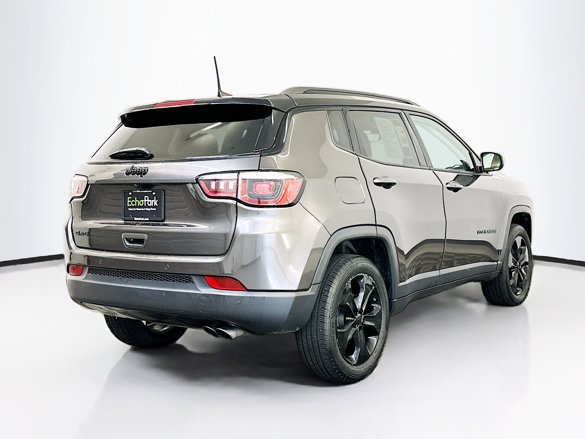 Used 2020 Jeep Compass Latitude image 9