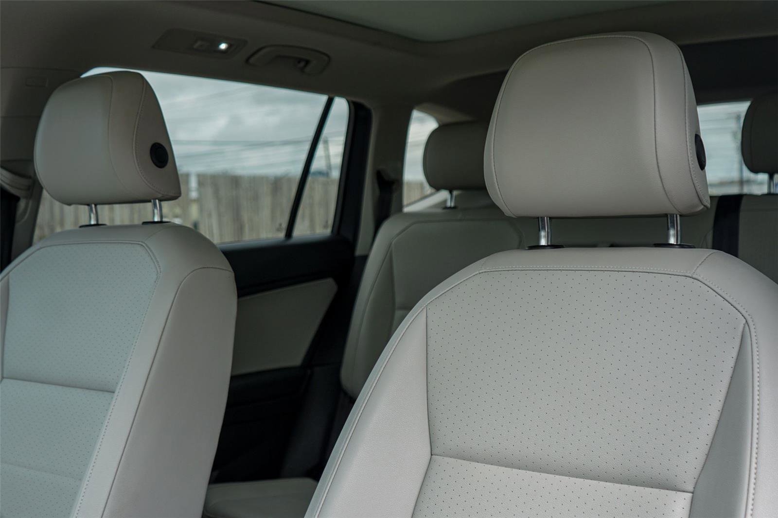 Used 2021 Volkswagen Tiguan SEL image 11