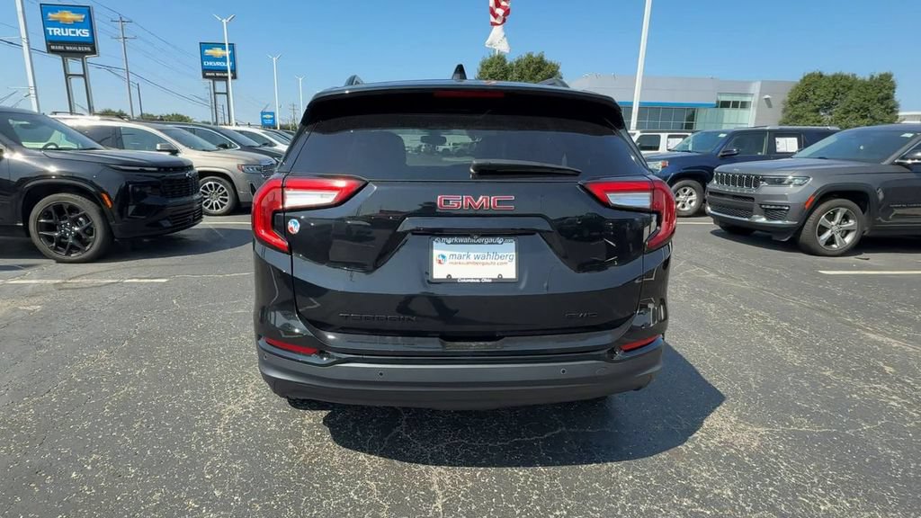 Used 2024 GMC Terrain SLT w/ Infotainment Package II AWD/4WD image 7