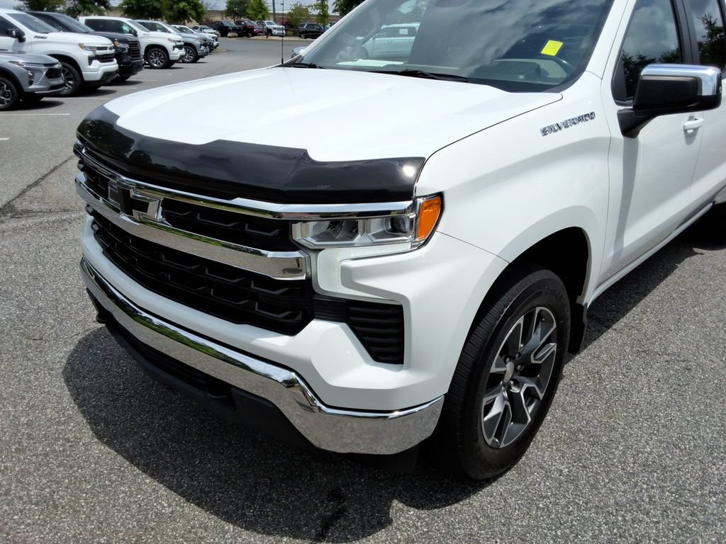 Certified 2022 Chevrolet Silverado 1500 LT w/ Protection Package AWD/4WD image 9