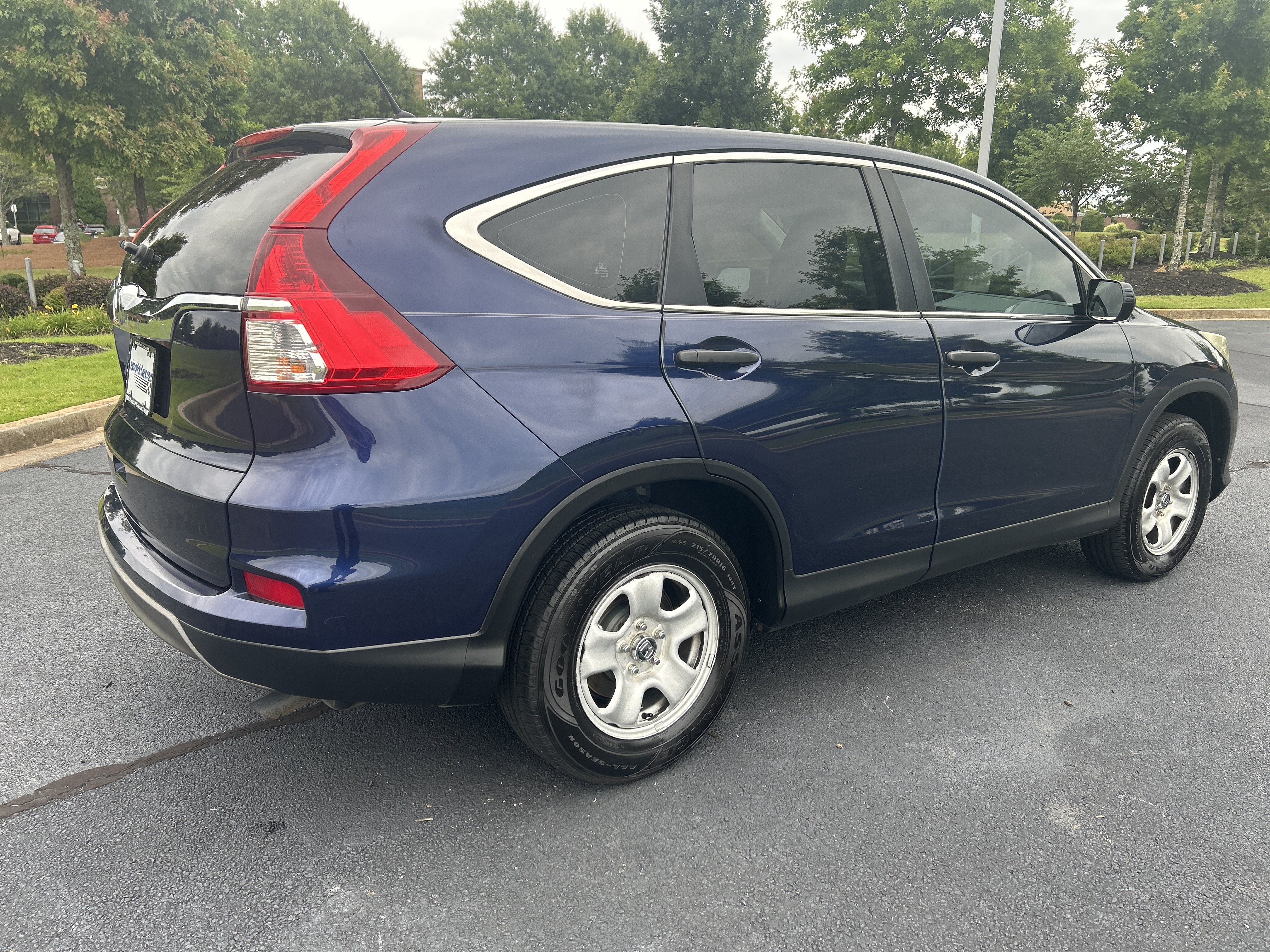 Used 2015 Honda CR-V LX image 9