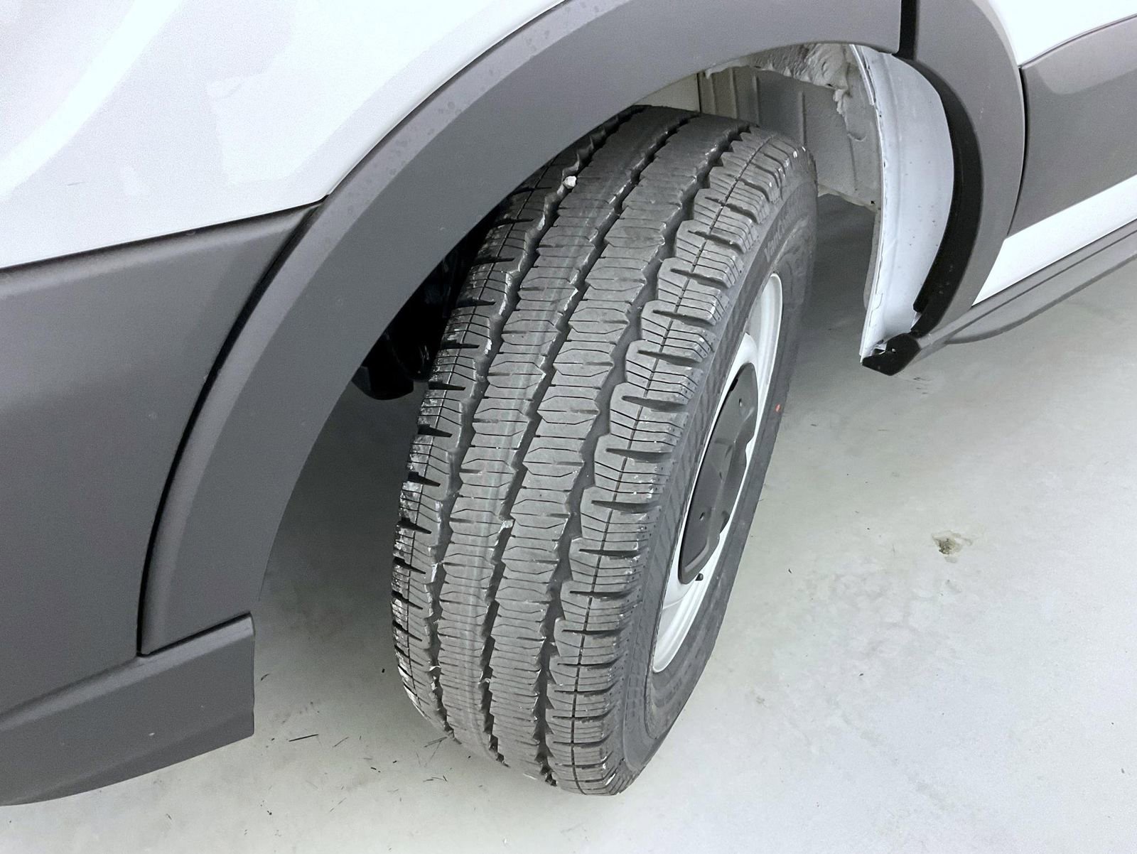 New 2026 Ford Transit 250 Low Roof w/ Load Area Protection Package RWD image 21