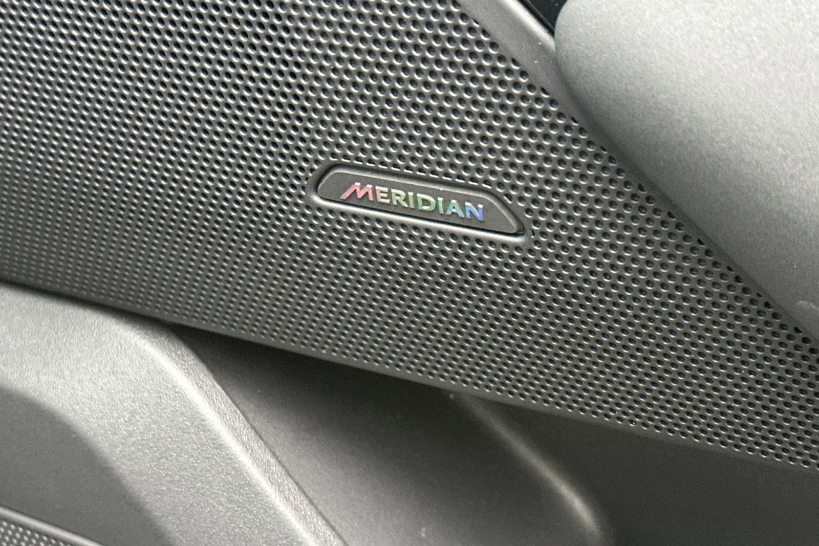 Certified 2025 Land Rover Range Rover Velar S image 16